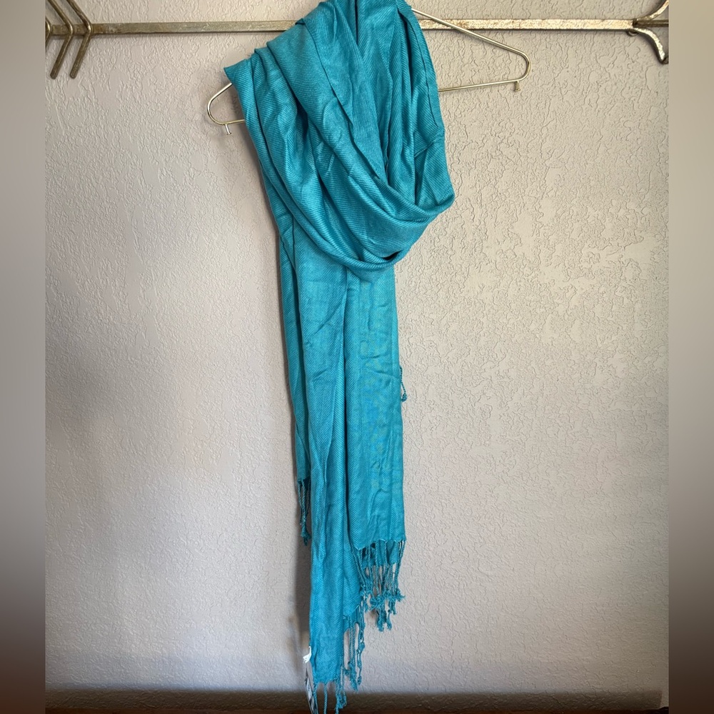 Bijoux Terner Summer Sky Pashmina scarf